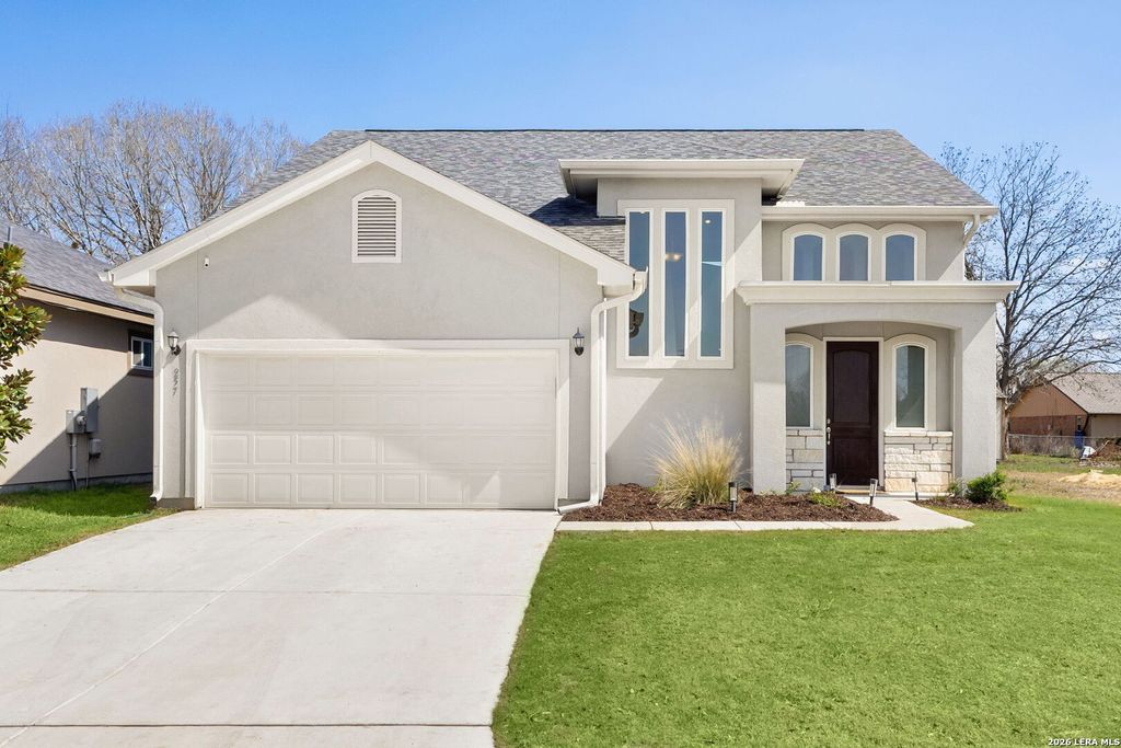 Photo of 257 Club View East, Seguin, TX 78155 (MLS # 1948539)
