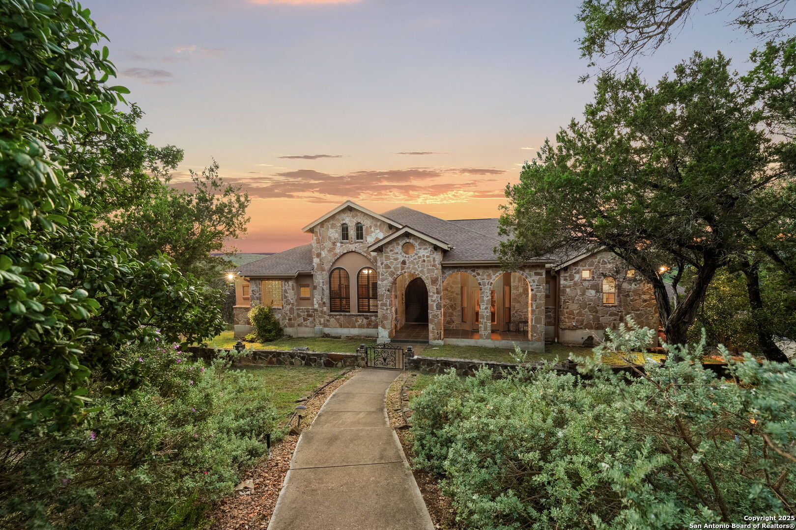 5310 River Oaks