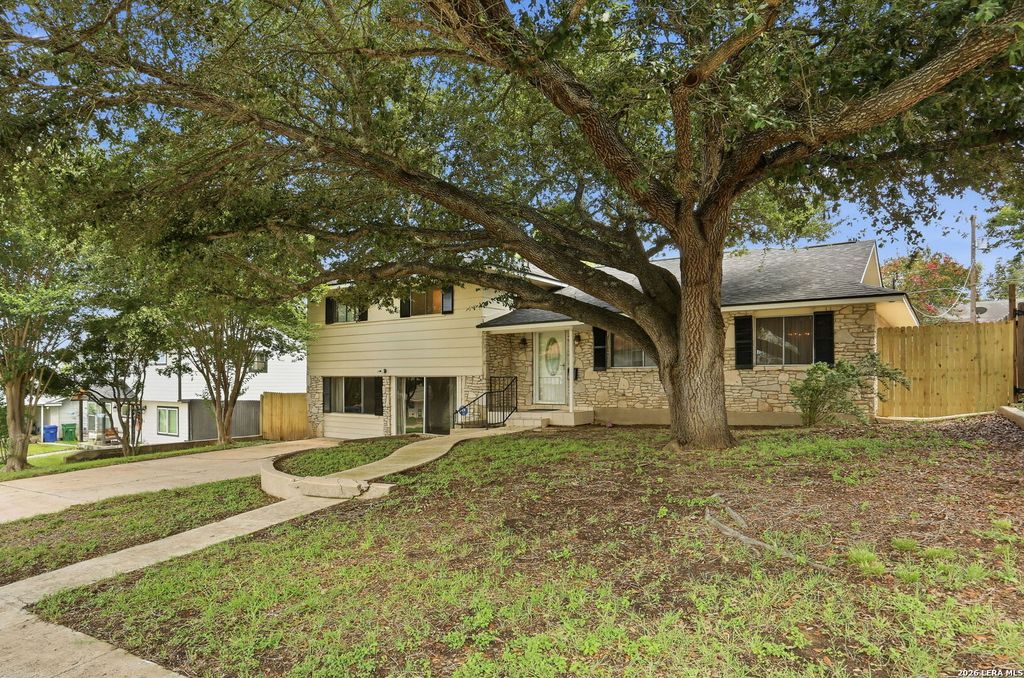 Photo of 3906 KILLARNEY DR, San Antonio, TX 78223 (MLS # 1991231)