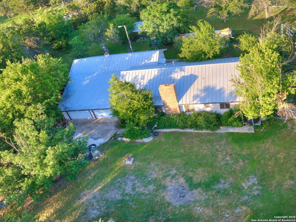 Photo of 17 Roadrunner, Fredericksburg, TX 78624 (MLS # 1912191)