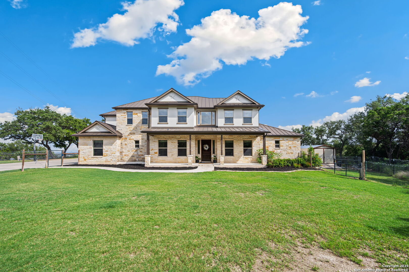 15311 Escarpment Oak