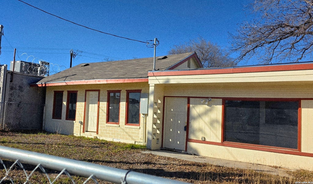 Photo of 1211 Gladstone, San Antonio, TX 78225 (MLS # 2008131)