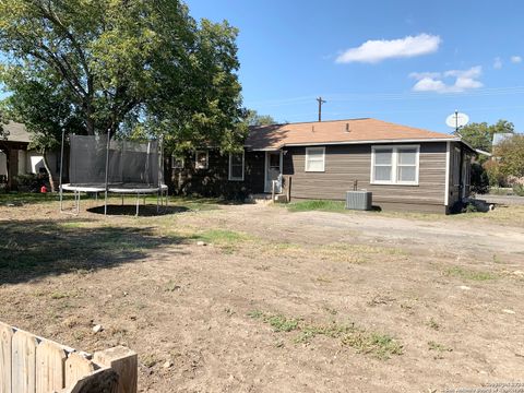 A home in Hondo