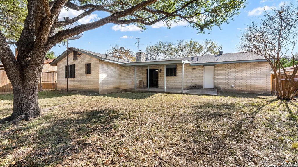 Photo of 7331 Crownpiece, San Antonio, TX 78240 (MLS # 1926533)