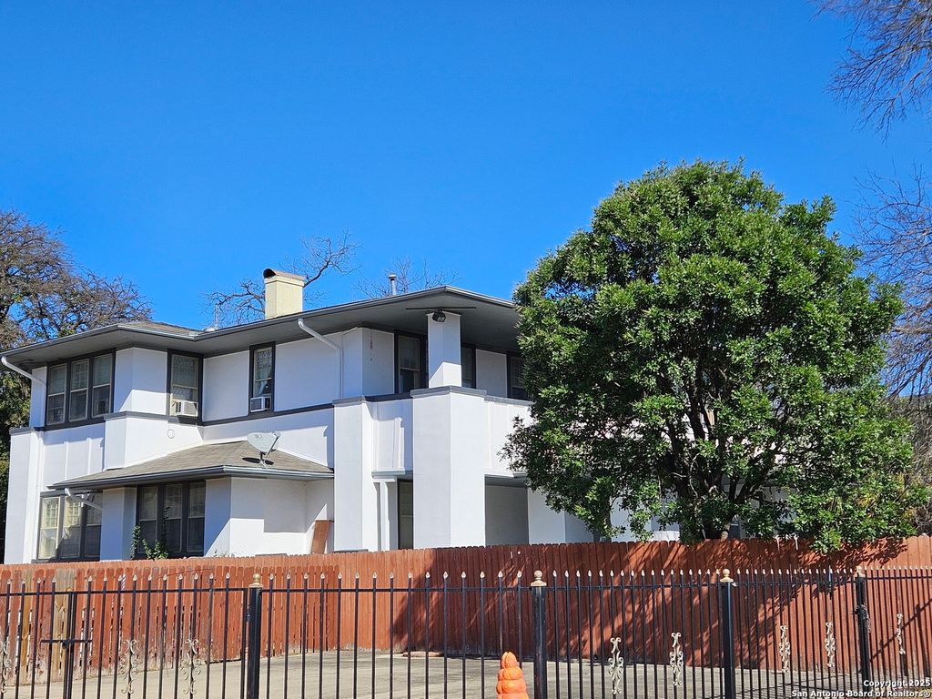 Photo of 111 E Highland, San Antonio, TX 78210 (MLS # 1910350)