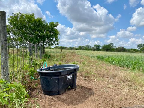 A home in Floresville