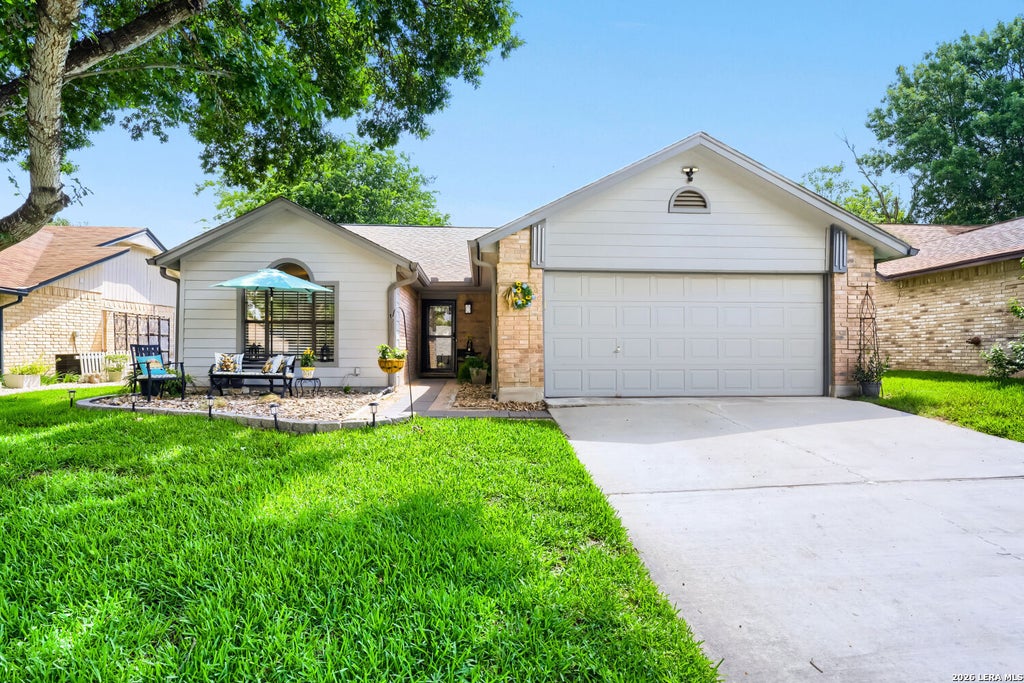 Photo of 3808 OVERLOOK DR, Schertz, TX 78108 (MLS # 1992113)