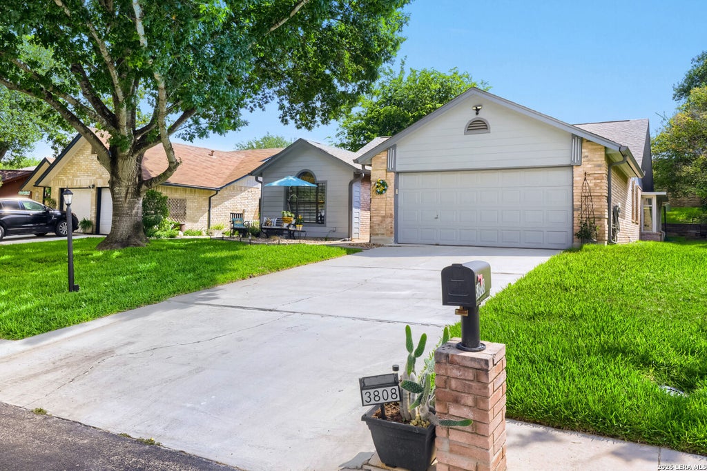 Photo of 3808 OVERLOOK DR, Schertz, TX 78108 (MLS # 1992113)