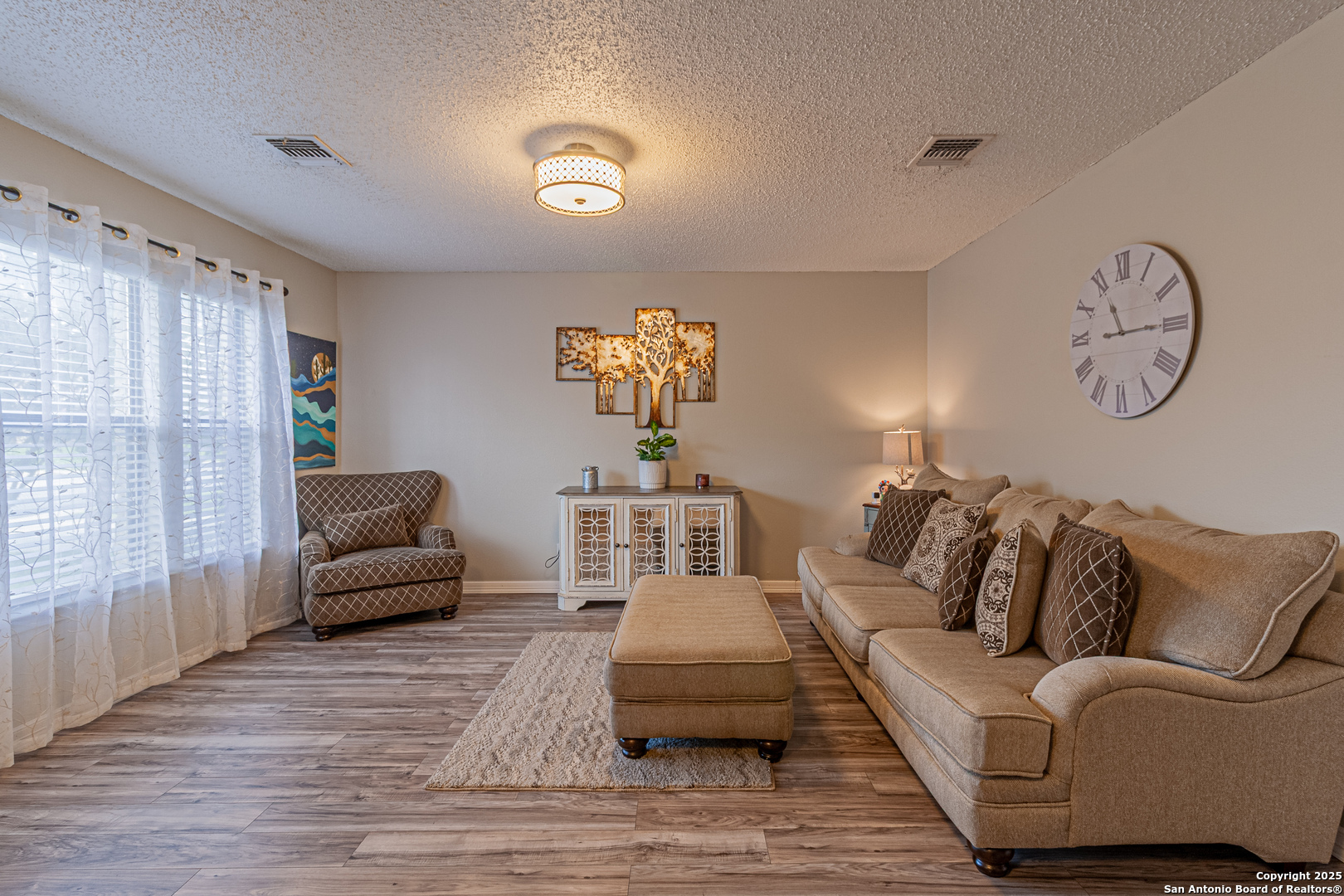 7907 Donshire