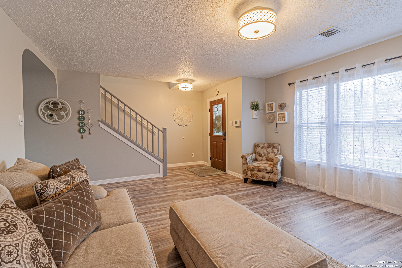 7907 Donshire