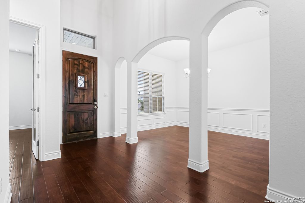 Photo of 427 Evans Oak, San Antonio, TX 78260 (MLS # 1930839)