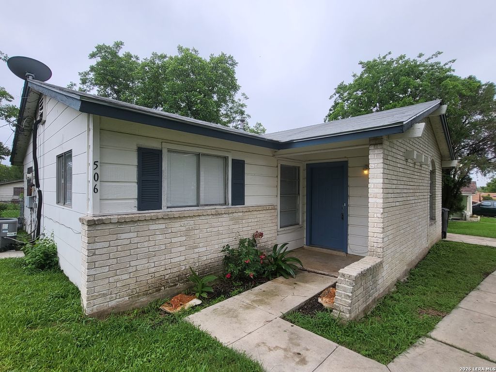 Photo of 506 Barbuda, San Antonio, TX 78227 (MLS # 1942956)