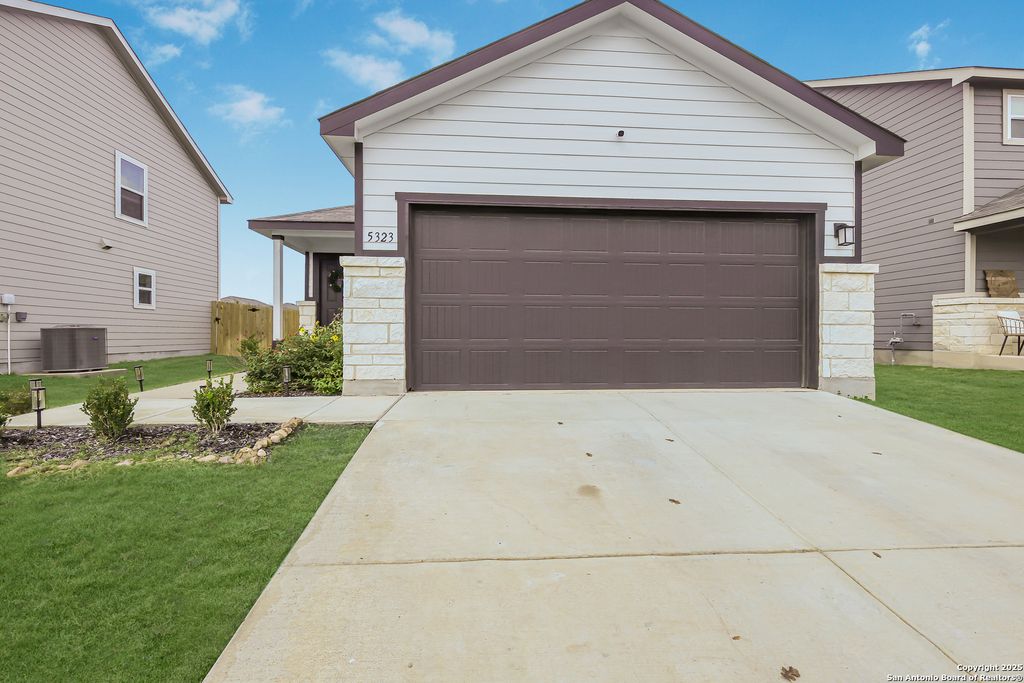 Photo of 5323 Franklin Hills, Von Ormy, TX 78073 (MLS # 1930367)