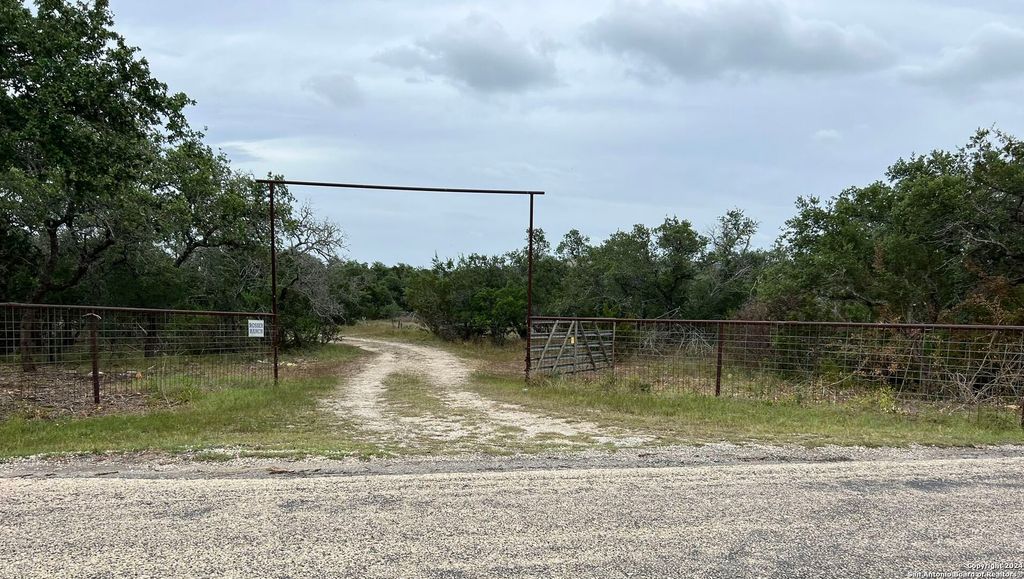 Photo of 1984 North Grape Creek Rd, Fredericksburg, TX 78624 (MLS # 1793024)
