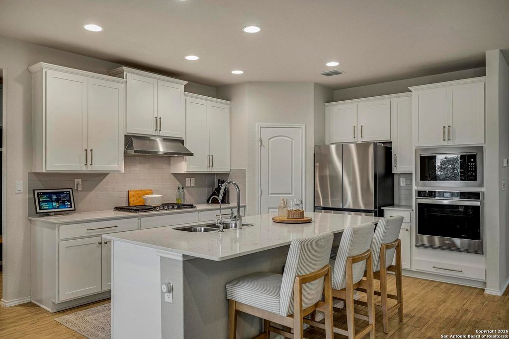 Photo of 151 Inverness, Boerne, TX 78015 (MLS # 1931958)