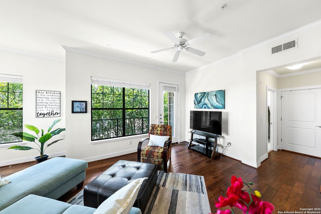 Photo of 7342 Oak Manor Dr 3307 #3307, San Antonio, TX 78229 (MLS # 1937566)