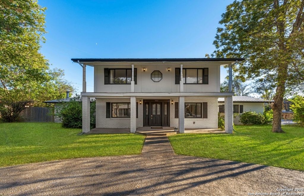 Photo of 302 weathercock, Windcrest, TX 78239 (MLS # 1919597)