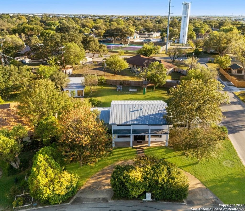 Photo of 302 weathercock, Windcrest, TX 78239 (MLS # 1919597)