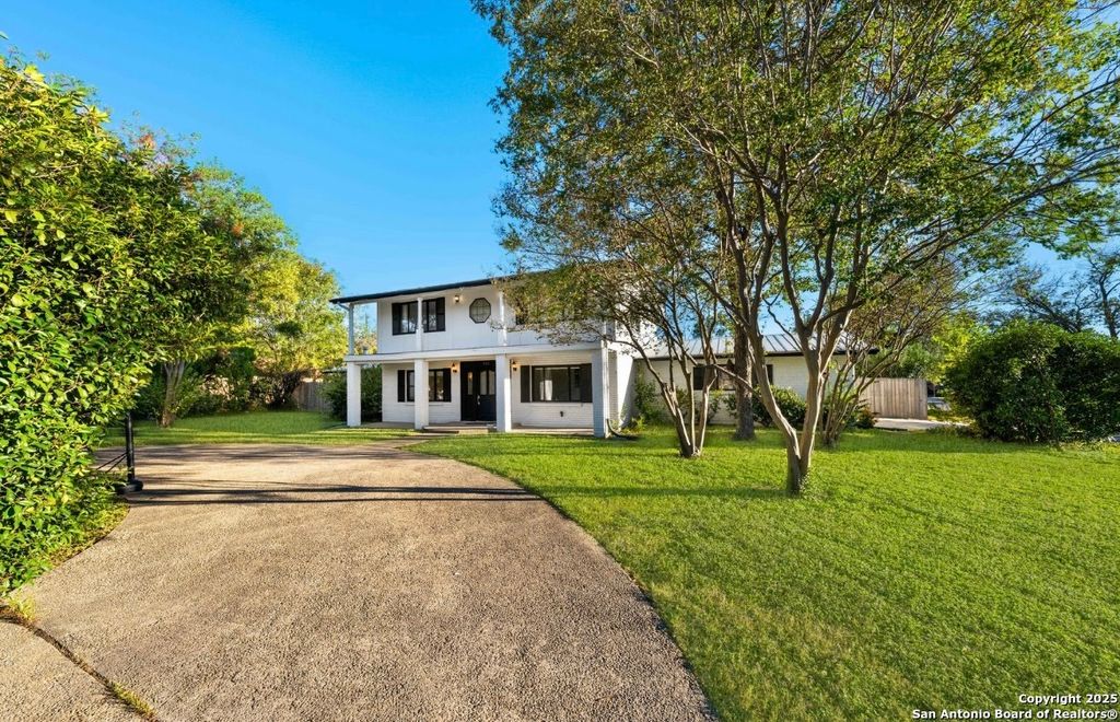 Photo of 302 weathercock, Windcrest, TX 78239 (MLS # 1919597)