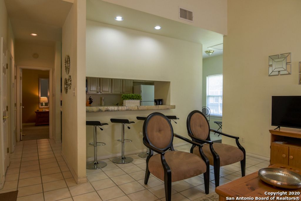 Photo of 161 CHAPEL HILL CIRCLE 161 #161, San Antonio, TX 78249 (MLS # 1932706)