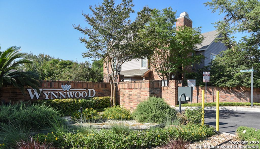 Photo of 161 CHAPEL HILL CIRCLE 161 #161, San Antonio, TX 78249 (MLS # 1932706)