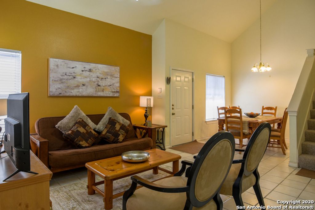 Photo of 161 CHAPEL HILL CIRCLE 161 #161, San Antonio, TX 78249 (MLS # 1932706)