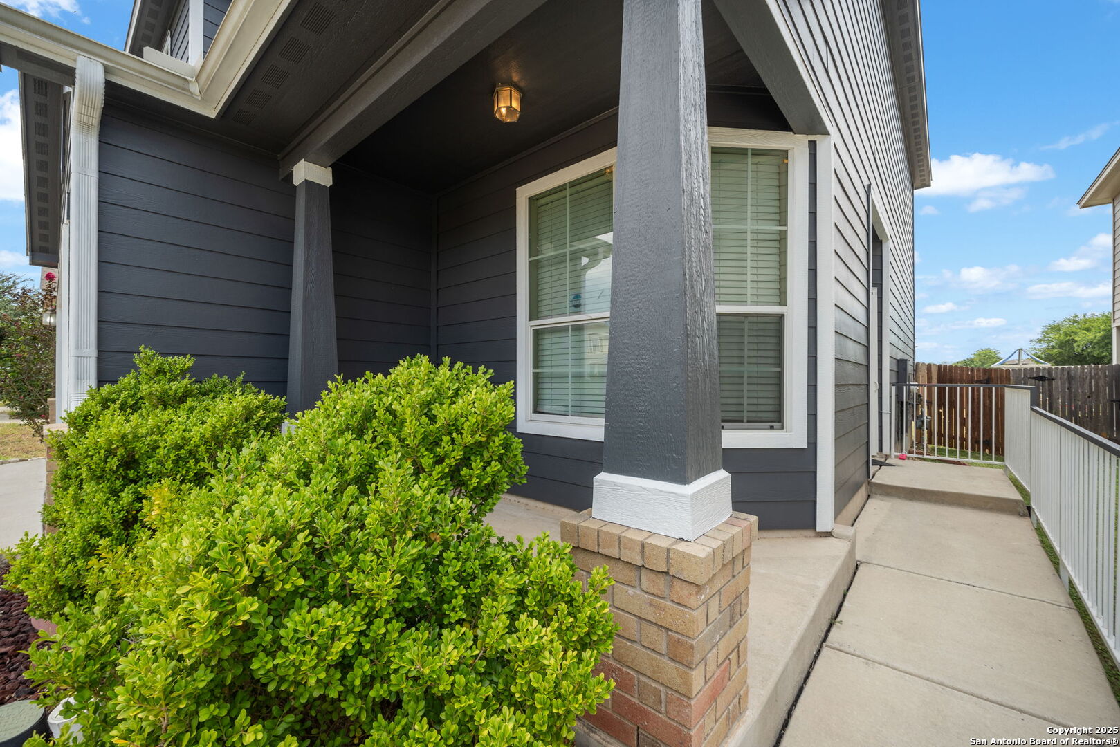 3410 York Crest