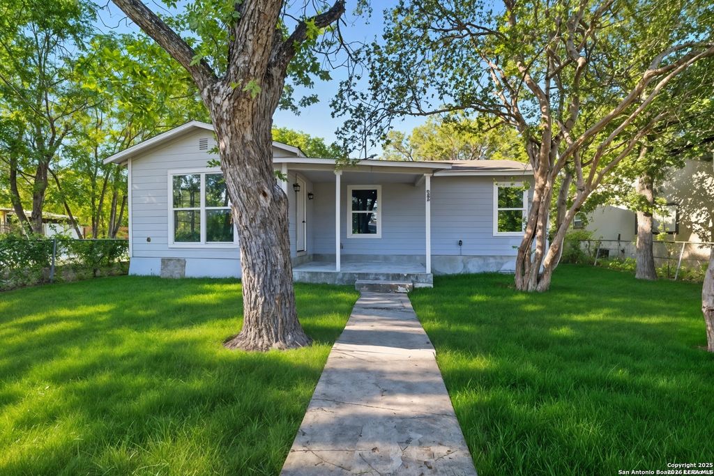 Photo of 835 Aaron Pl, San Antonio, TX 78221 (MLS # 1994152)