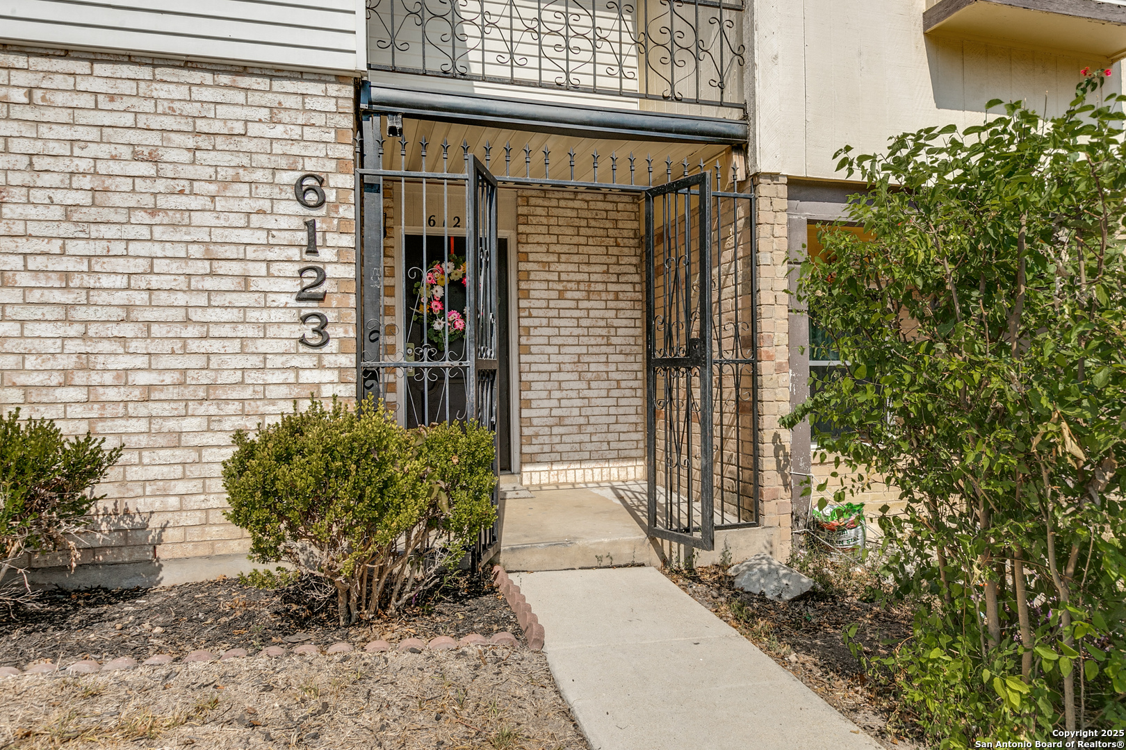 6123 Farragut Dr.