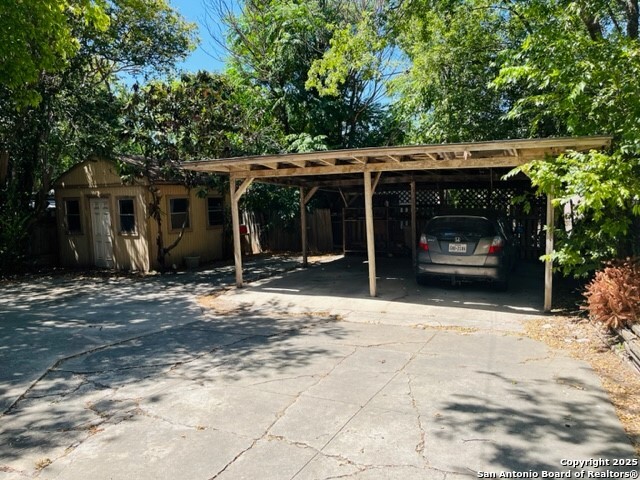 415 W Hollywood Ave