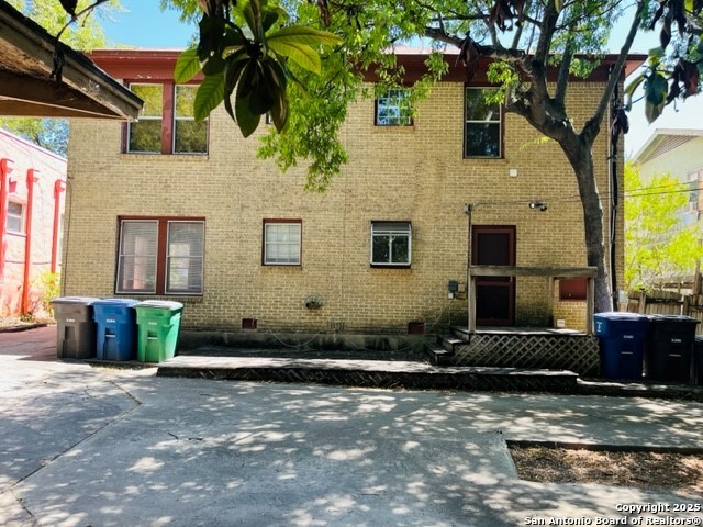415 W Hollywood Ave