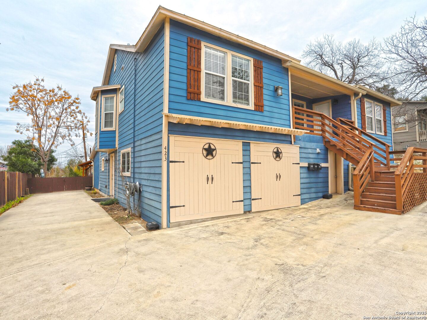 425 PARLAND PL