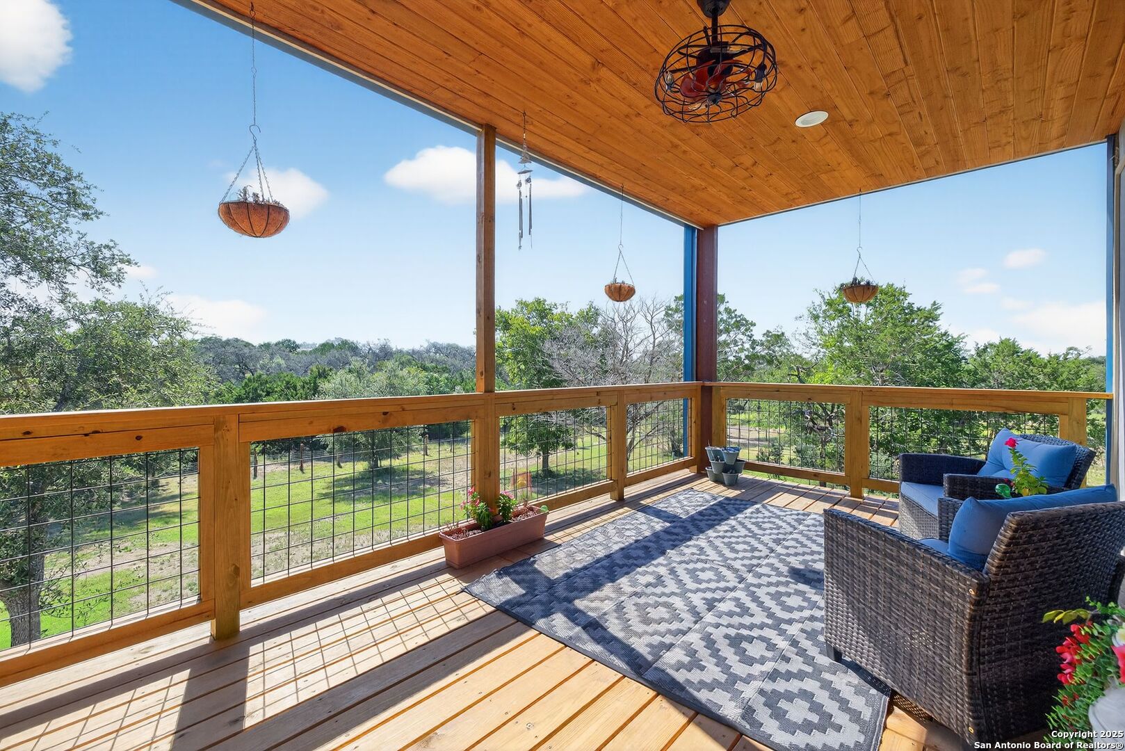 1081 English Hollow