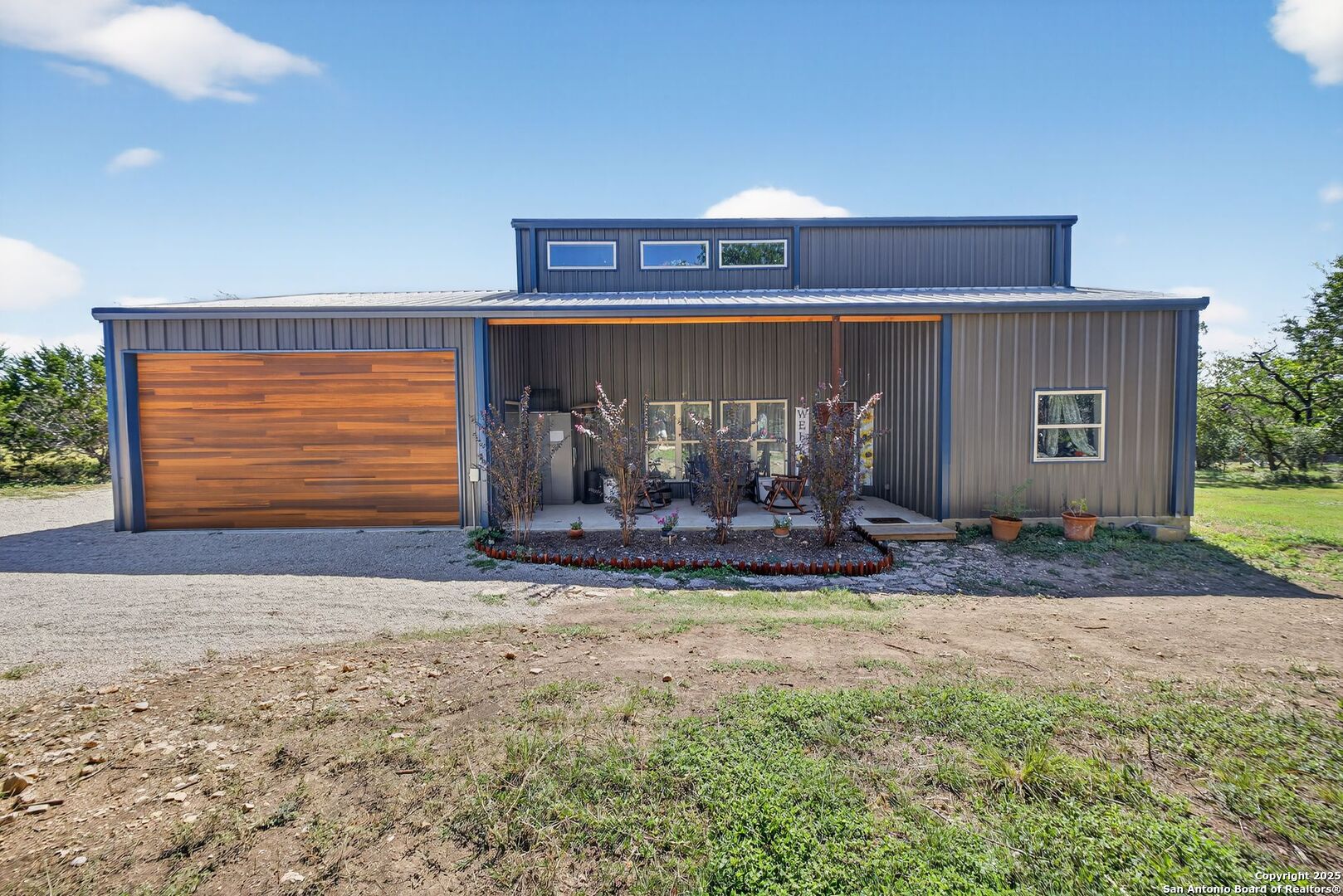 1081 English Hollow
