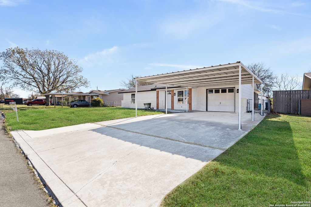 Photo of 5414 Borchers, Kirby, TX 78219 (MLS # 1883033)