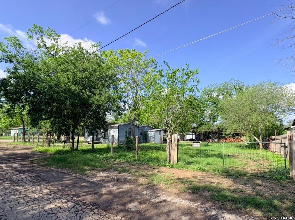 Photo of 500 Margarita St, Uvalde, TX 78801 (MLS # 1961835)