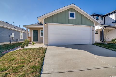 Photo of 13718 Crossbow Rdg, San Antonio, TX 78253 (MLS # 1935433)