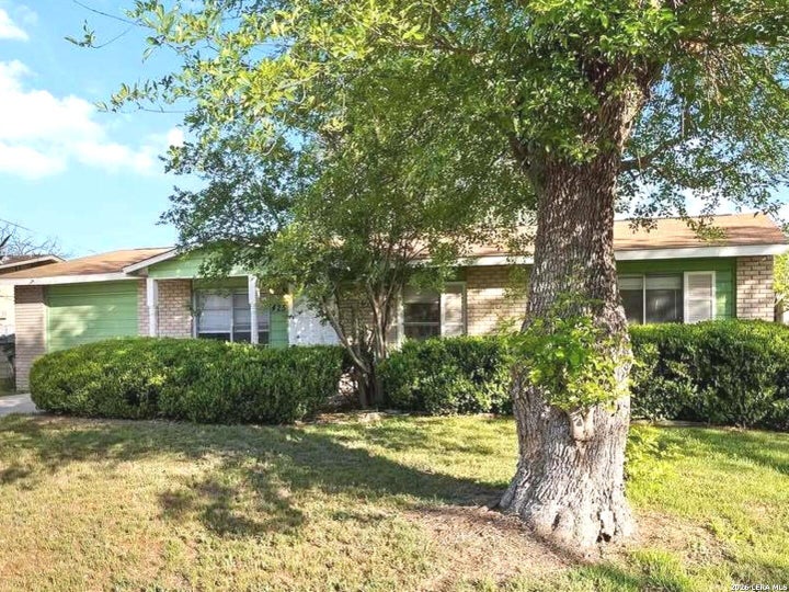 Photo 1 of 6 — 425 W Aviation, Universal City, TX 78148