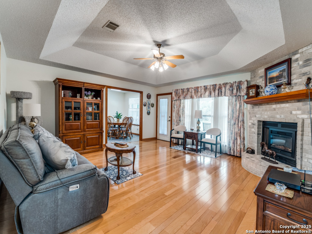 2126 River Oaks