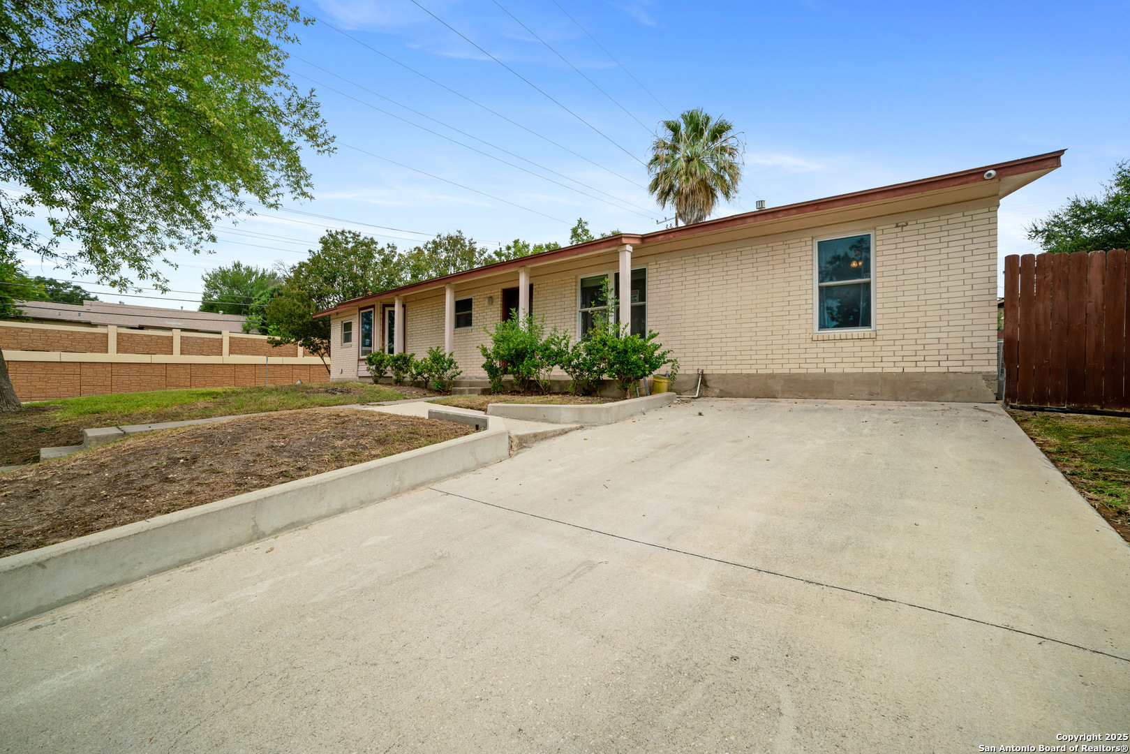 279 Chesswood