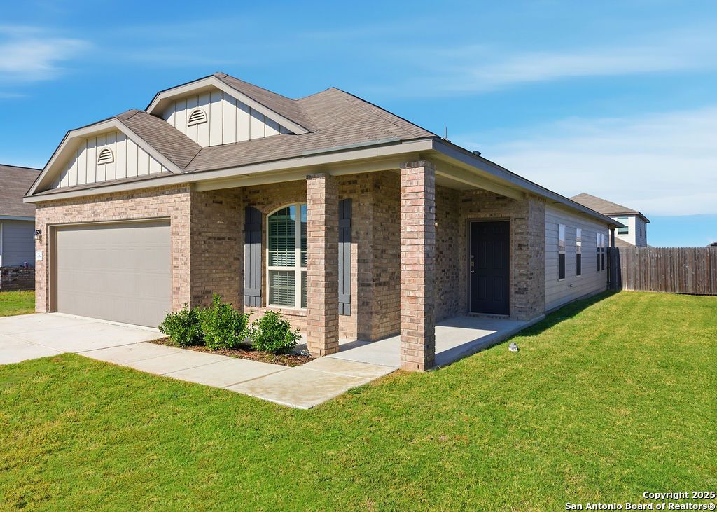 Photo of 754 Farmers Dell, New Braunfels, TX 78130 (MLS # 1920362)