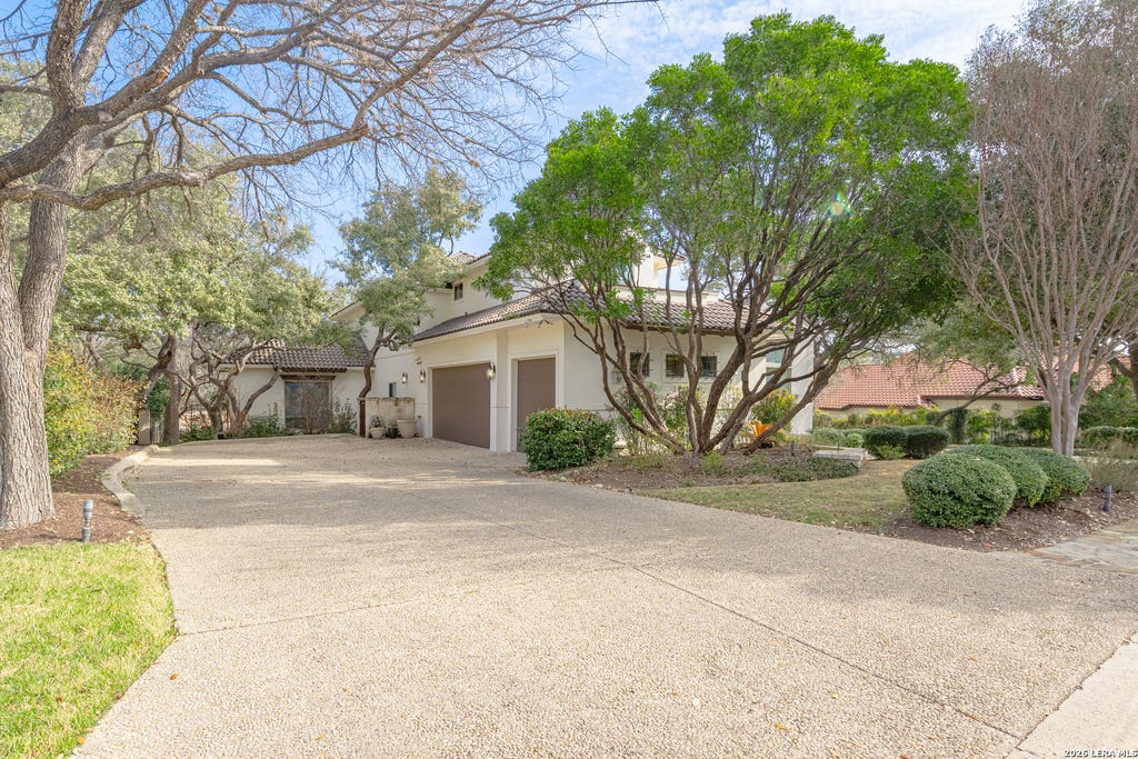 Photo of 72 ETON GREEN CIR, San Antonio, TX 78257 (MLS # 2000869)