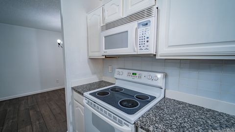 Tiny photo for 9410 WOODLAND HILLS, San Antonio, TX 78250 (MLS # 1862902)