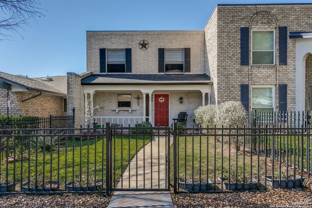 Photo of 406 Amistad Blvd, Universal City, TX 78148 (MLS # 1933991)