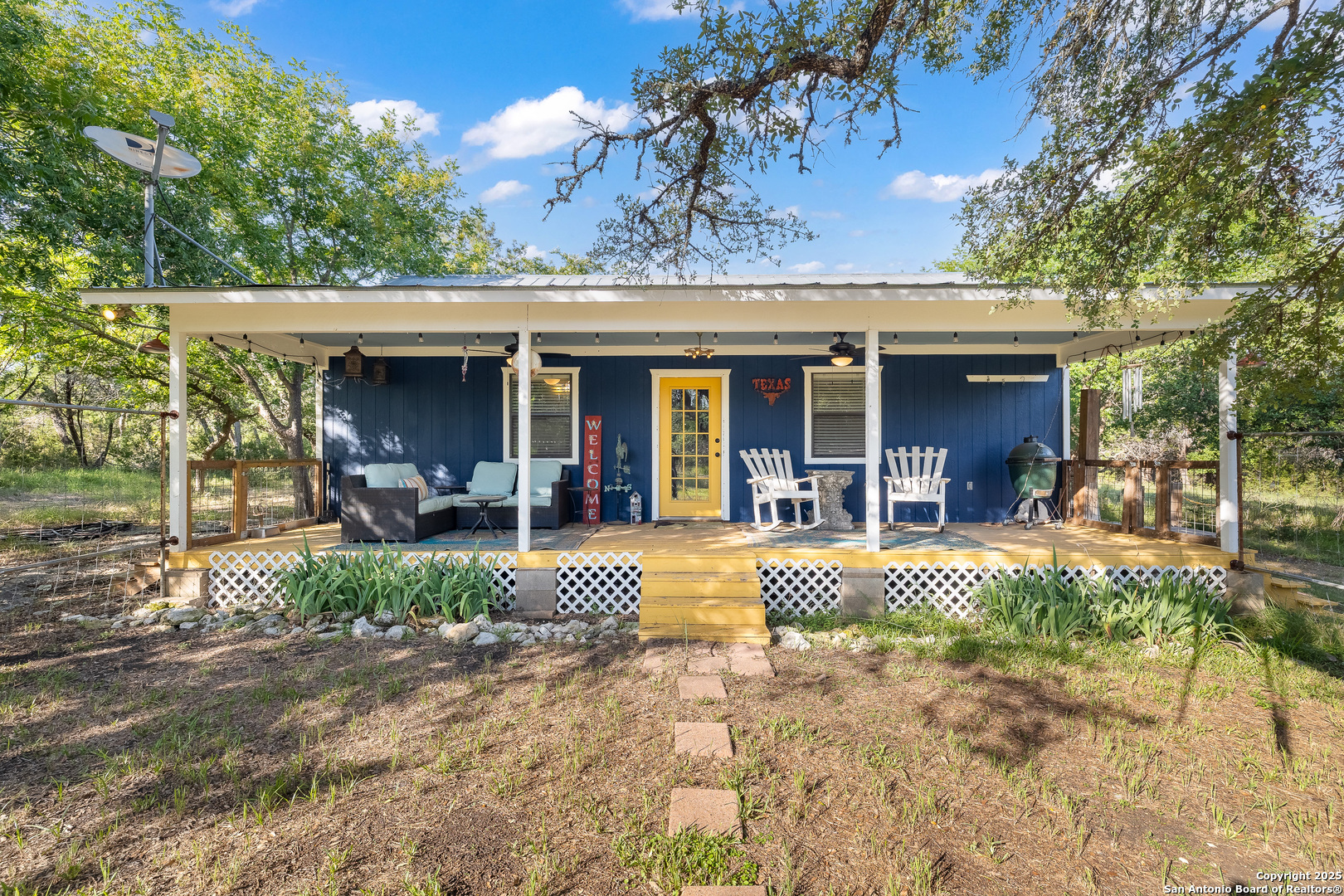 1060 Forest View Dr