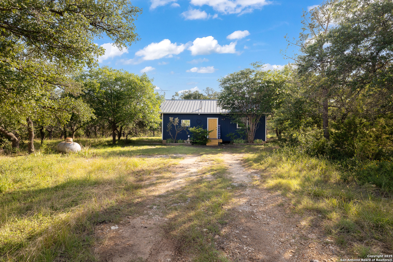 1060 Forest View Dr