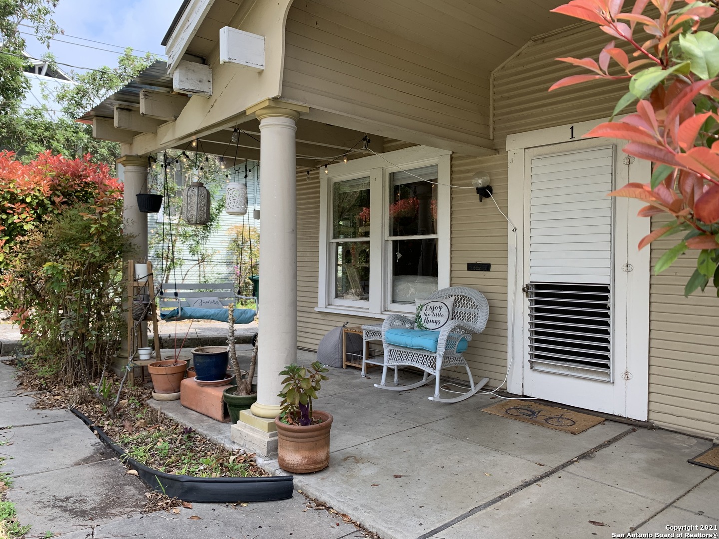 203 Joliet Ave 1