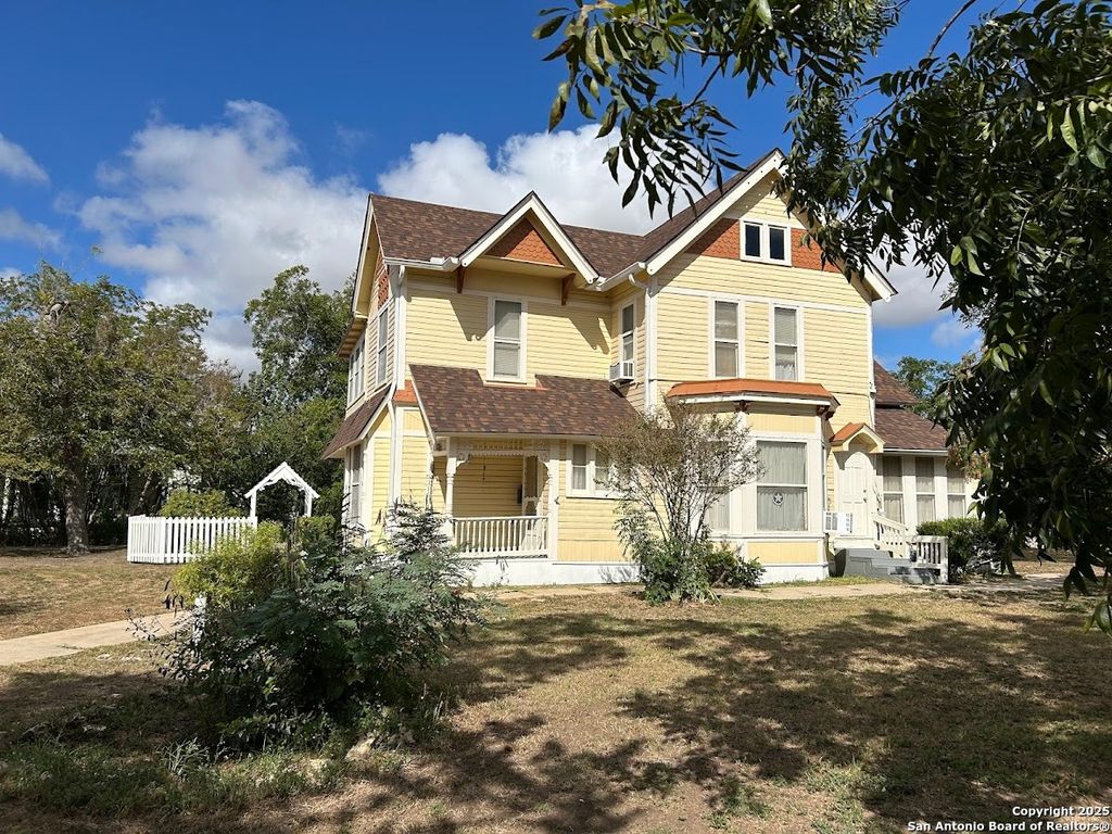 Photo of 304 W Krezdorn, Seguin, TX 78155 (MLS # 1909599)