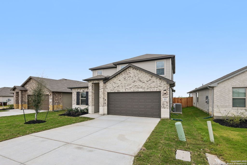 Photo of 212 Dakota Ridge, Cibolo, TX 78108 (MLS # 1898130)
