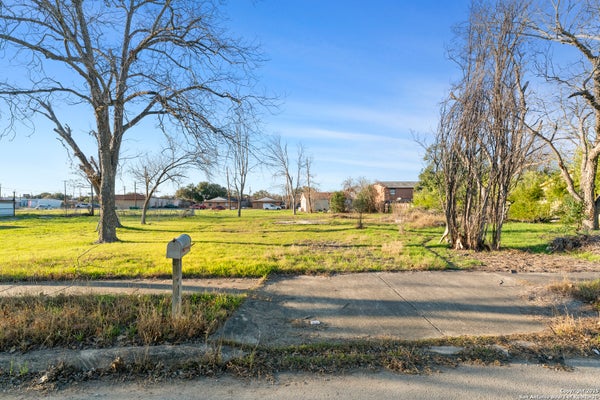 217 E LINDBERGH BLVD, UNIVERSAL CITY, TX 78148 - Image 80dcd1120679f80f9e894acaa98c899c/932994675